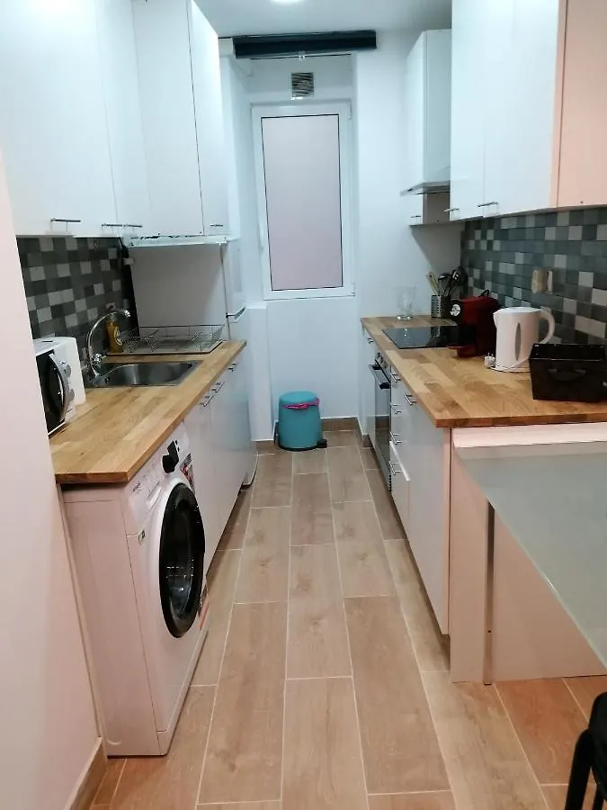 Lisbon Heart Santa Marta Apartment 0*,