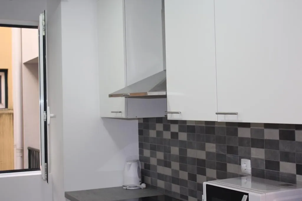 Lisbon Heart Santa Marta Apartment