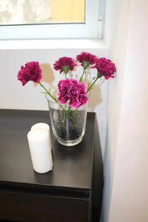 Lisbon Heart Santa Marta Apartment