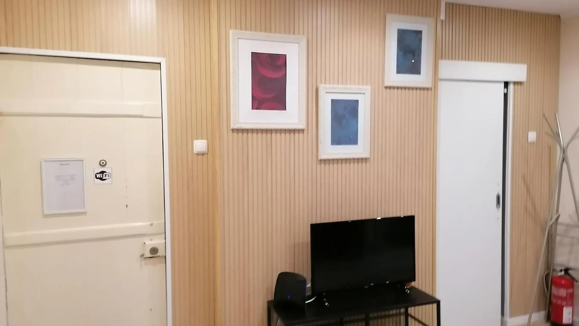 Lisbon Heart Santa Marta Apartment