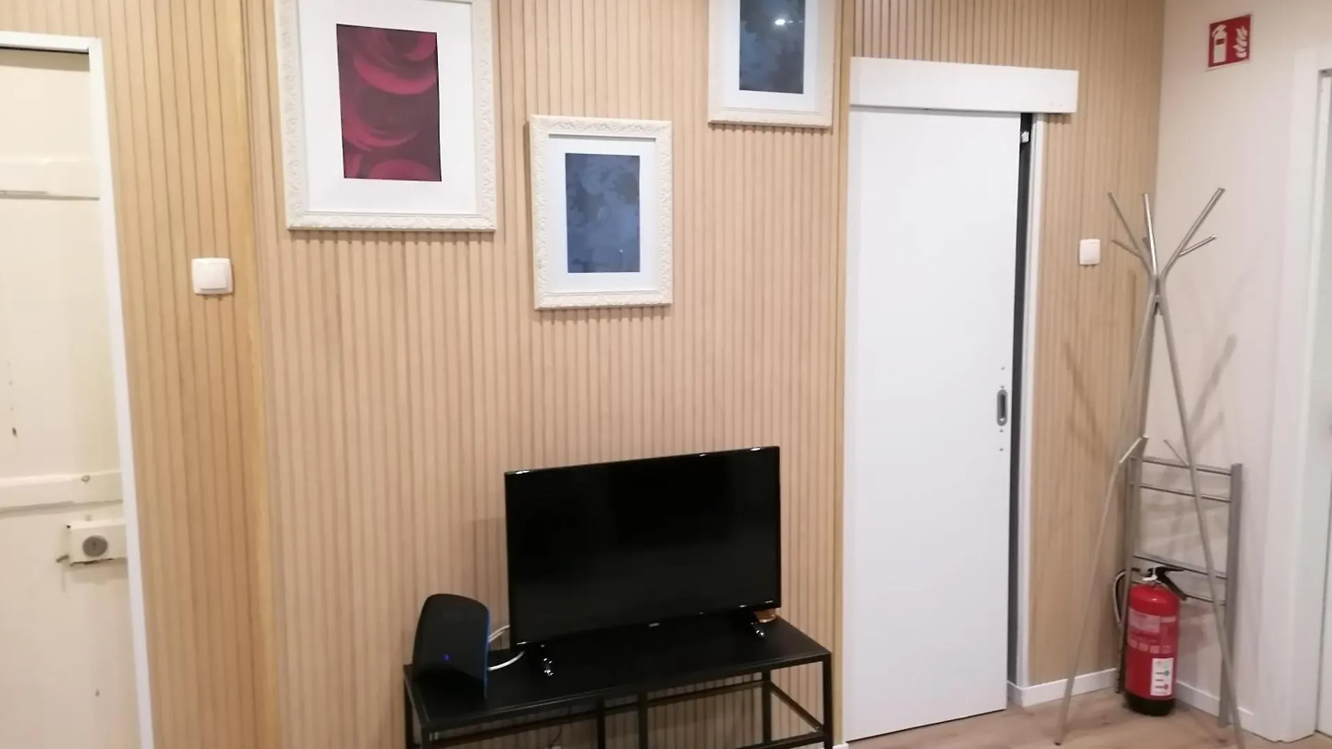 Lisbon Heart Santa Marta Apartment
