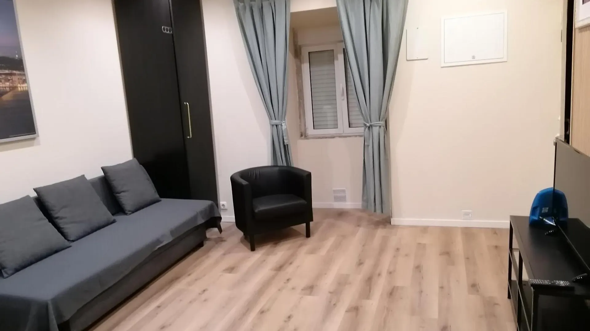 Lisbon Heart Santa Marta Apartment